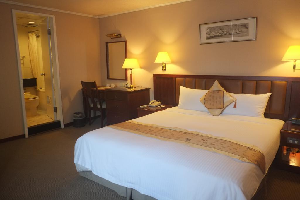 First Hotel Тайбэй Экстерьер фото