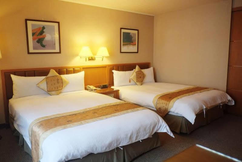 First Hotel Тайбэй Экстерьер фото