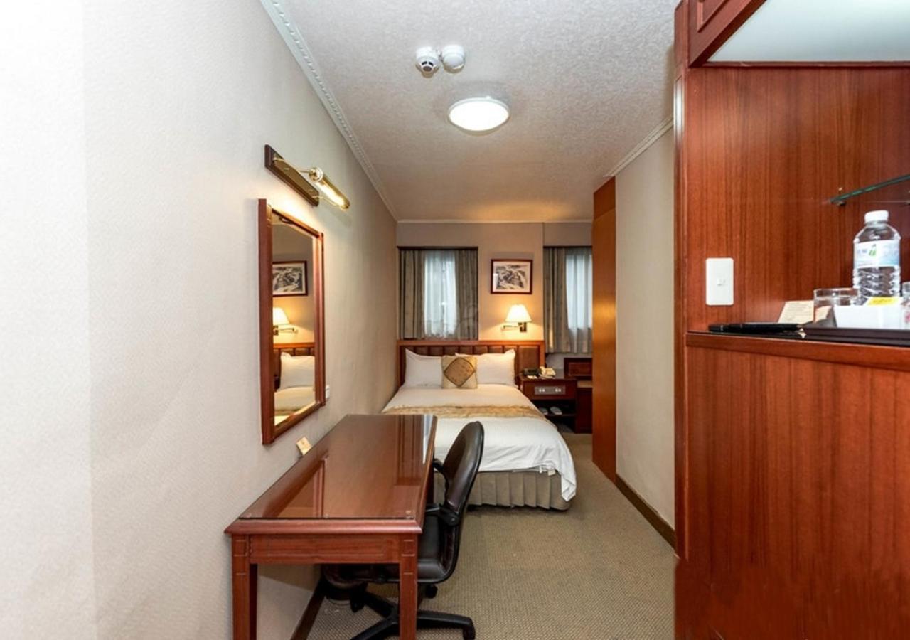 First Hotel Тайбэй Экстерьер фото