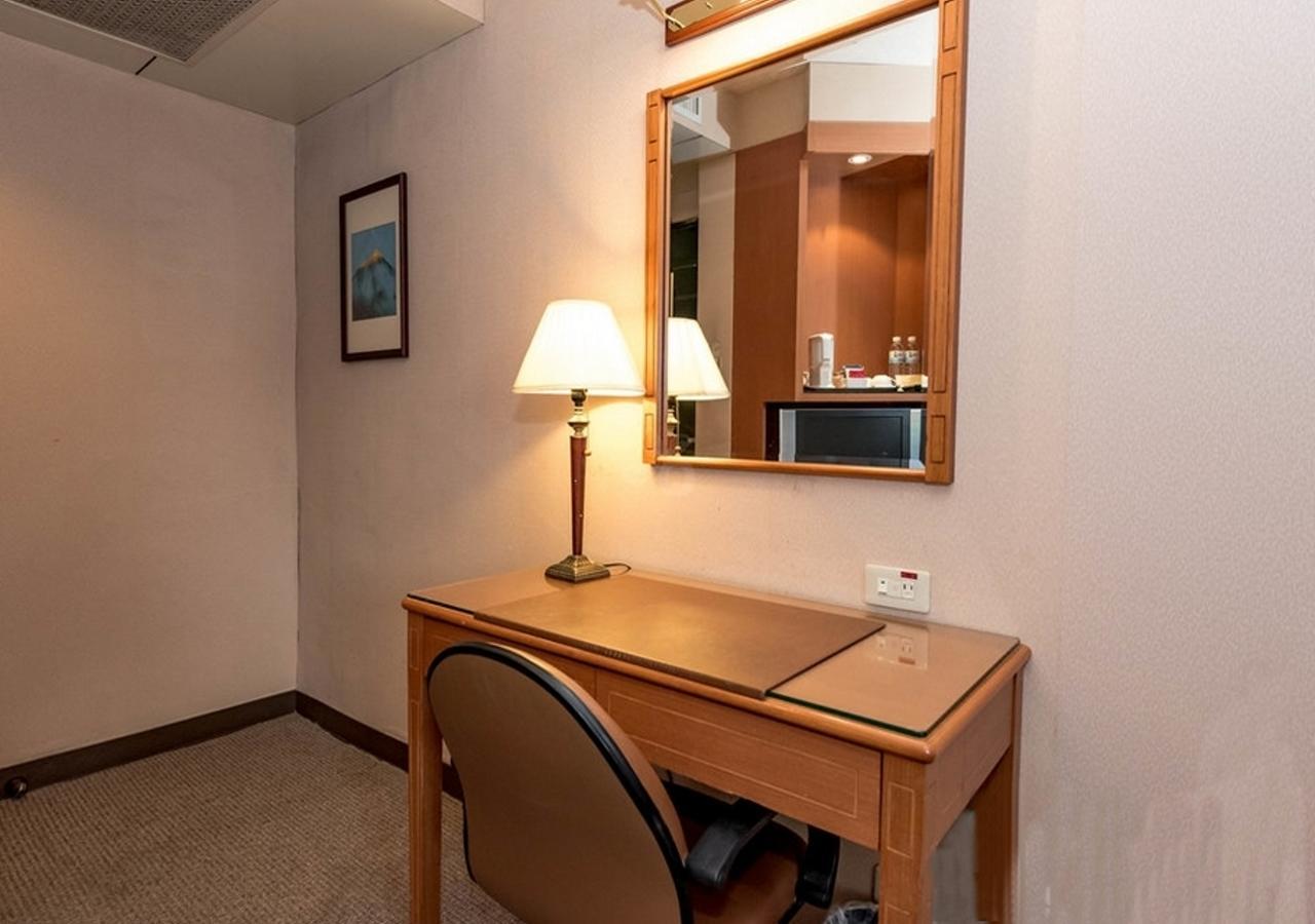 First Hotel Тайбэй Экстерьер фото